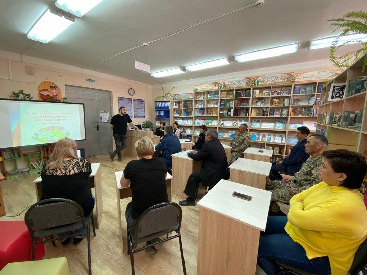 Круглой стол / Дөңгелек үстел