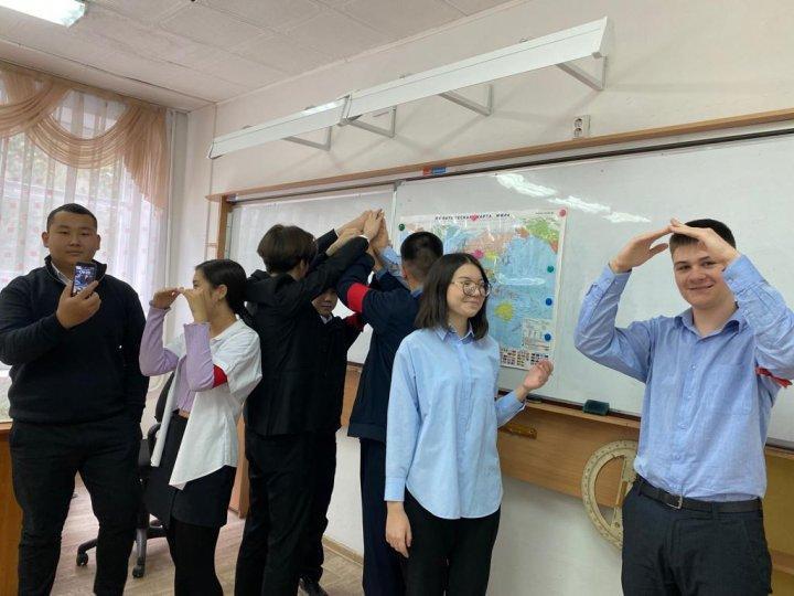 Тренинговое занятие на адаптацию и сплочение классного коллектива с учащимися 10 класса